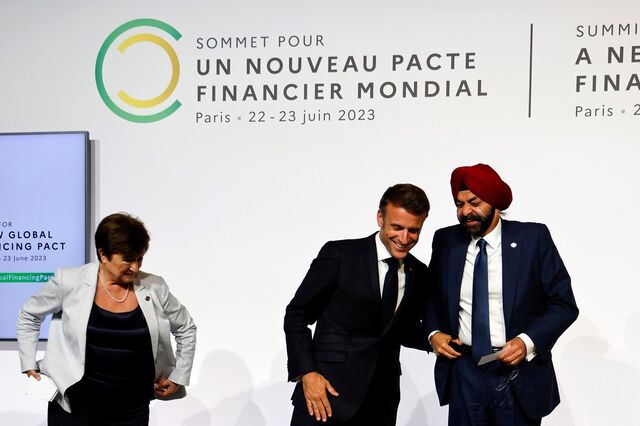 Paris não reduz dívida mas dá tempo aos países mais pobres