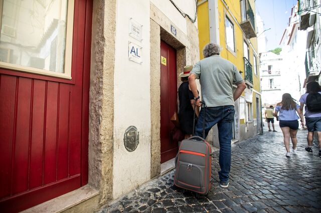 Alojamento e transportes impulsionam em 6,8% o volume de negócios nos serviços em janeiro