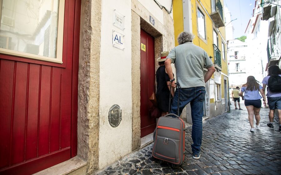 Alojamento local, turismo, turistas