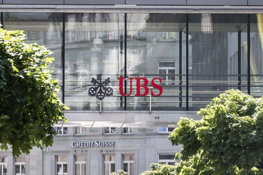 UBS Credit Suisse logos