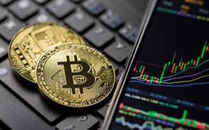 ETF de bitcoin movimentam 4,6 mil milhões de dólares na estreia