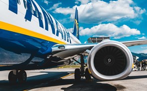Ryanair ameaça travar voos de Itália em protesto por limite a preços de bilhetes