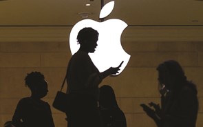 Apple assegura que cumpre lei após acusação de Bruxelas