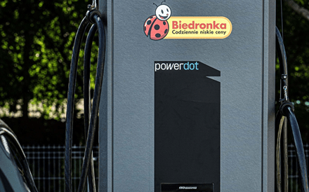 Powerdot vai instalar 600 carregadores em supermercados da Jerónimo Martins na Polónia