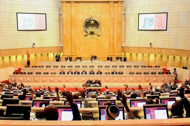 Dívida de Angola entra no radar da China