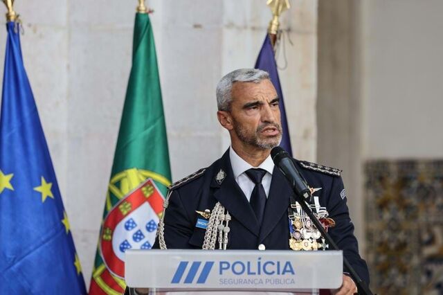 Dança de cadeiras na PSP e na embaixada de Paris