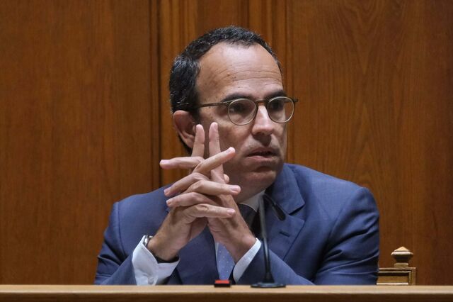 Ministro da Cultura mantém críticas sobre CPI à TAP e recusa 'suspender espírito crítico'