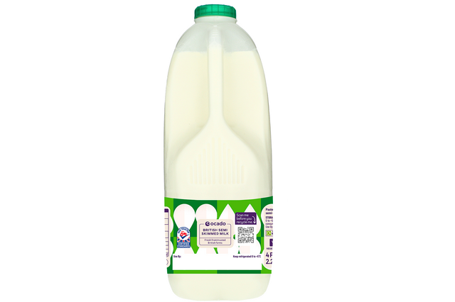 Consumidores recebem dinheiro para reciclar garrafas de leite em iniciativa pioneira a nível mundial