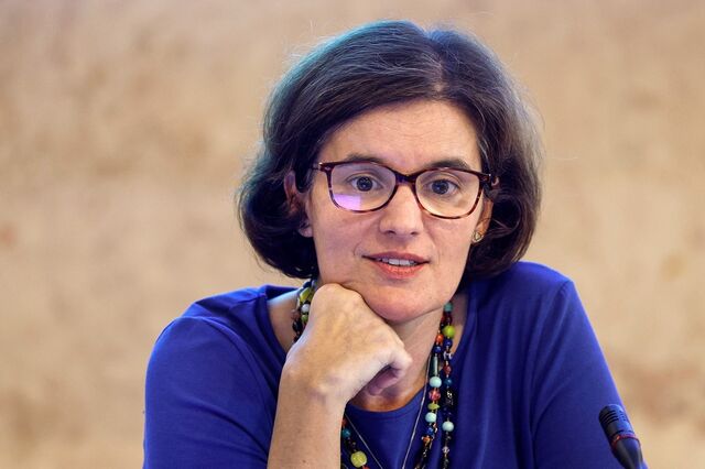 Concurso prévio à contratação de 1.000 licenciados no Estado arranca a 20 de outubro