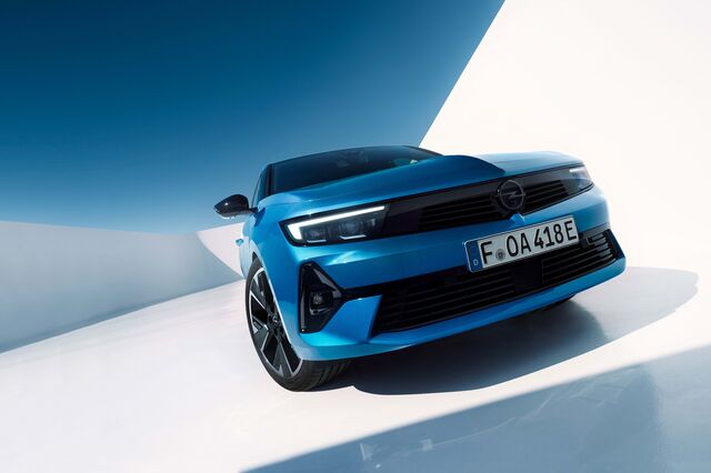 Opel Astra Eletric. 418 km de autonomia