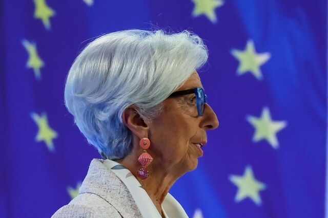 Taxas na Zona Euro vão manter-se num nível restritivo durante o tempo necessário, reitera Lagarde