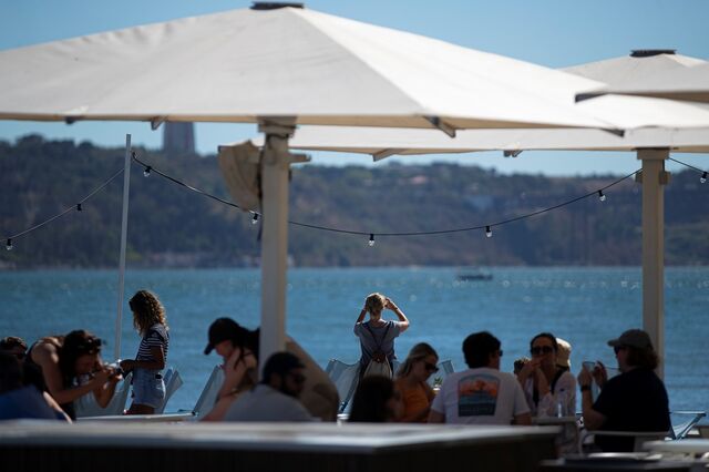 Turismo bate recordes, mas há sinais de abrandamento