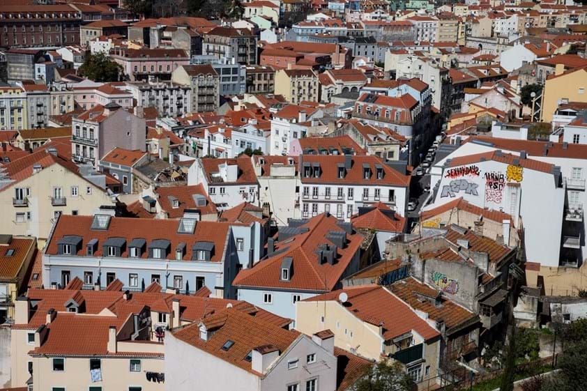 O economista da Deco Proteste Nuno Rico alerta que a maioria dos portugueses não sabe que pode renegociar o contrato de crédito à habitação.