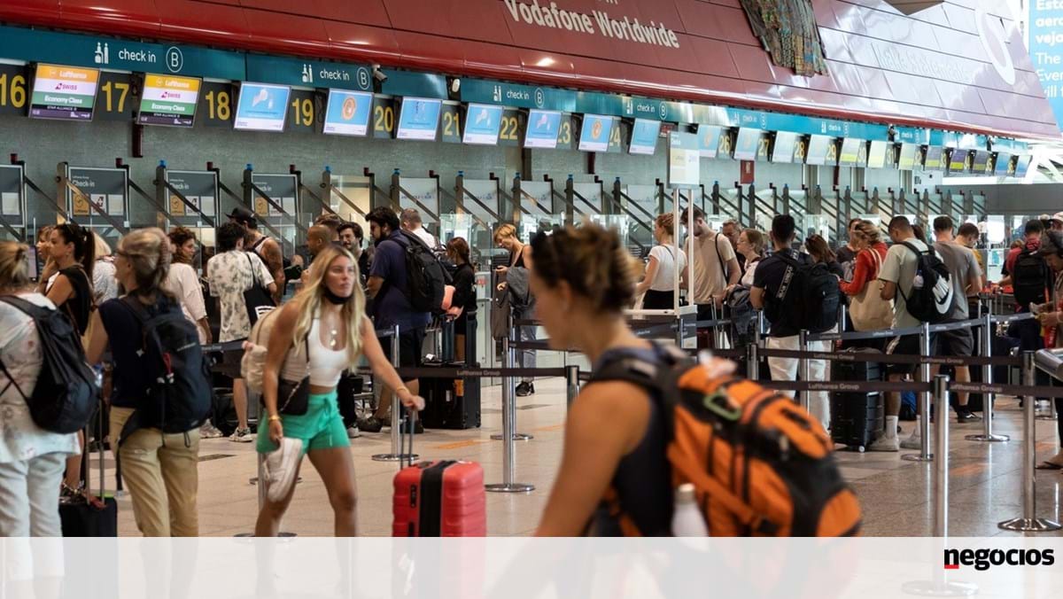Tracks at airports continued at historic highs in August – Company