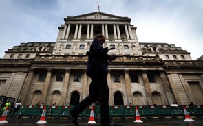 Banco de Inglaterra mantém juros de referência inalterados em 5,25% 