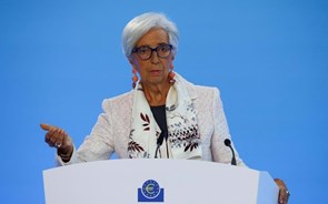 É 'totalmente prematuro' pensar em cortar juros, diz Lagarde