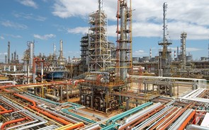 Bulgária prepara-se para abandonar processamento de petróleo russo