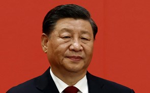 Xi pede ao Partido Comunista Chinês 'fé inabalável' na sua estratégia económica