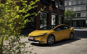 2023-Prius-Phev-Dpl.mp4