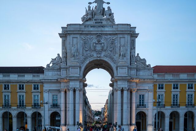 Endividamento da economia diminui para 800,4 mil milhões em fevereiro