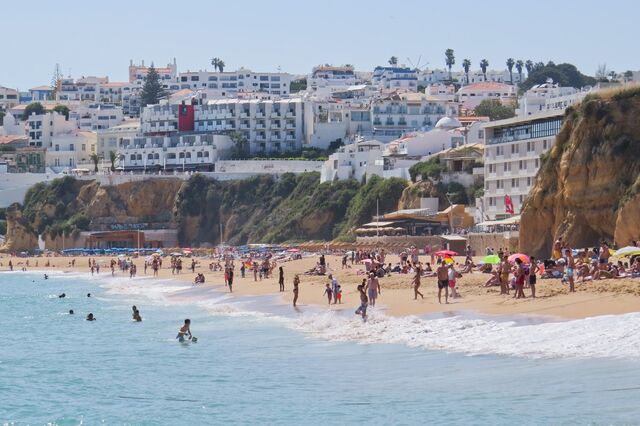 Preços em Albufeira sobem mais do que em Biarritz