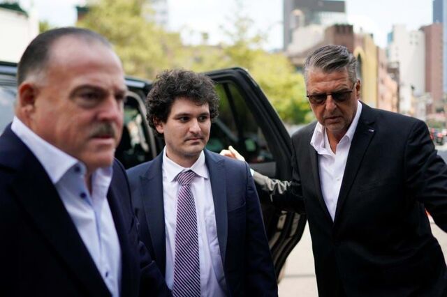 Fundador da FTX vê caução revogada e vai ser preso