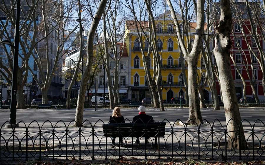 O relatório oficial explica que as pensões provisórias foram alargadas a situações em que o cálculo é mais complexo. Mas estas nem sempre refletem toda a carreira contributiva.