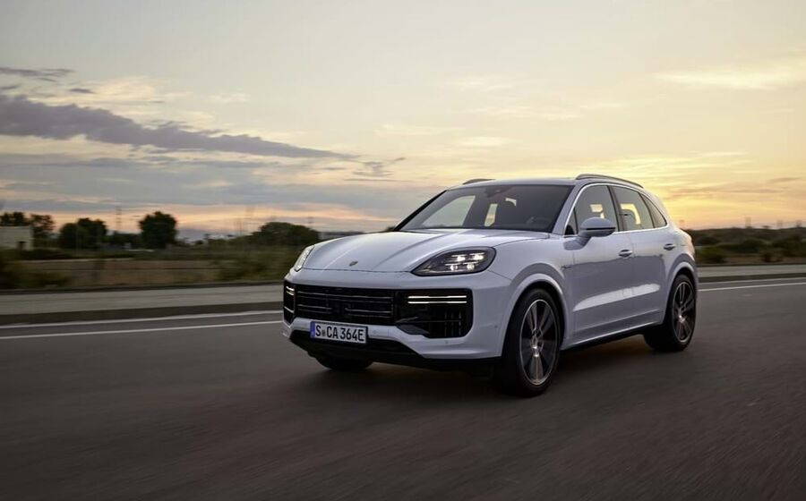 Porsche apresenta o Cayenne mais potente de sempre Porsche Cayenne .mp4