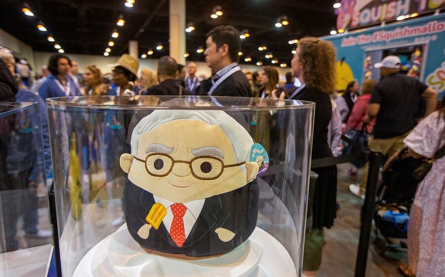 warren buffet boneco