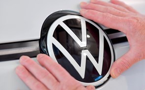 Volkswagen investe 5.000 milhões em 'joint-venture' com Rivian focada em elétricos