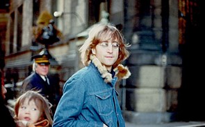 Isto lembra-me uma história: John Lennon usava relógio