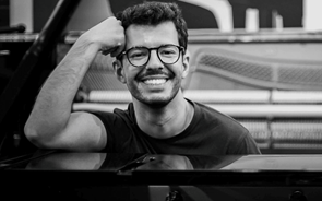 Um dia na vida de… Tiago Nunes, o pianista que adorava ser fotojornalista