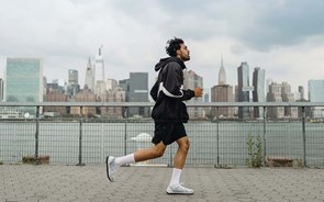 Quer evitar dores nas costas durante a corrida? Faça isto