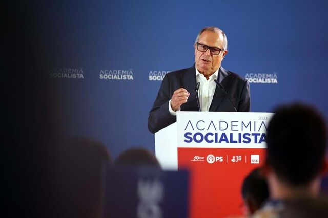 César recomenda ao PS abertura e 'muita paciência' para proteger estabilidade institucional