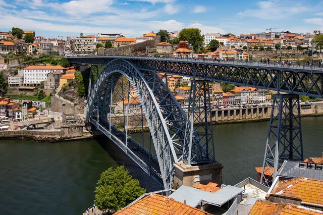 Cerca de 75% da frota municipal do Porto já é elétrica