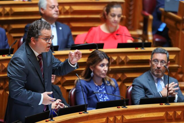PS chumba alívio fiscal do PSD, mas quer retomar debate no OE2024