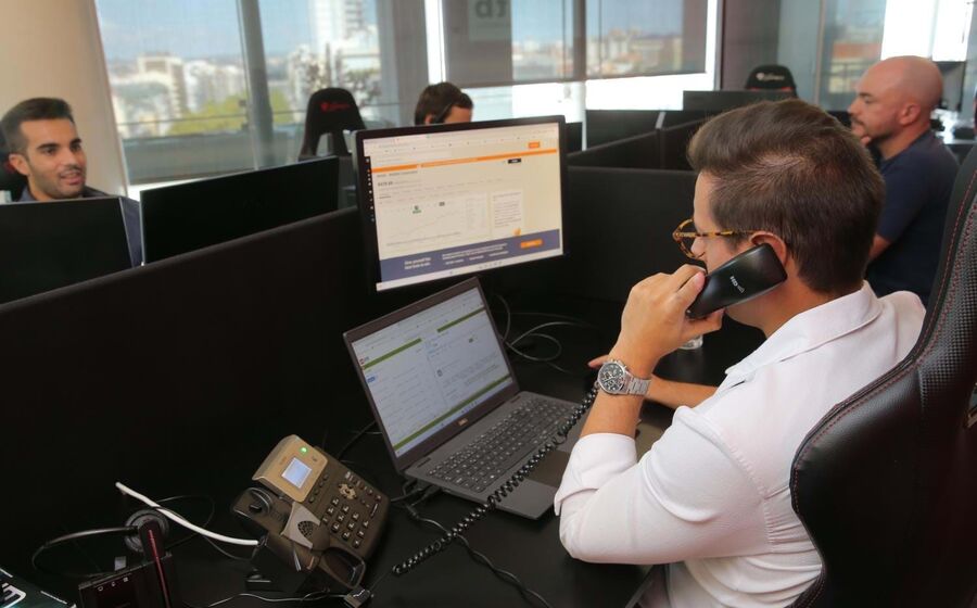 Trading, bolsas, corretagem, corretora, negociação, ações, traders, operadores
