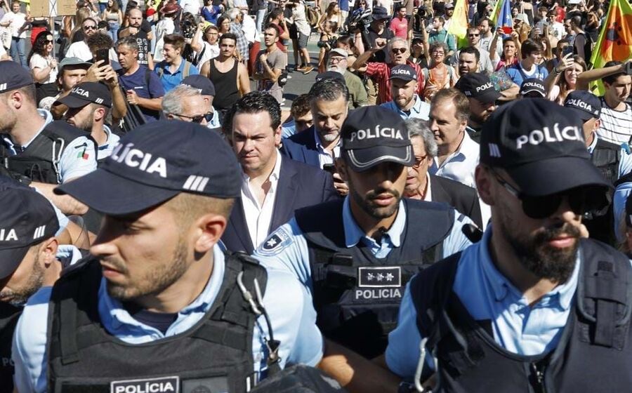 Manifestação pelo direito à habitação