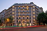 O Axel Hotel Barcelona, aberto em 2003, foi o primeiro da rede catalã, que detém atualmente 10 hotéis em quatro países. 