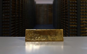 Oito toneladas de ouro 'fugiram' dos fundos só esta segunda-feira