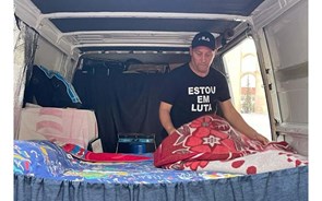 Marcelo Rebelo de Sousa paga noite de alojamento a professor que vive no carro