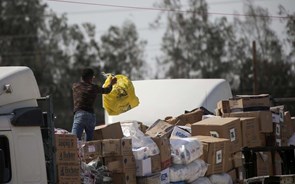 Mais 17 camiões com ajuda humanitária prontos para entrar na Faixa de Gaza