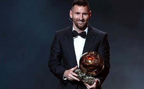 Lionel Messi vence Bola de Ouro pela oitava vez na carreira