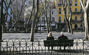 Pensões vão mesmo baixar para 40% do salário? Talvez não, admitem Finanças