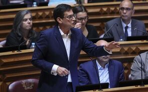 'O senhor primeiro-ministro é uma espécie de hora de inverno', acusa Iniciativa Liberal