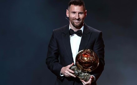 Lionel Messi vence Bola de Ouro pela oitava vez na carreira