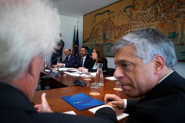 Governo negoceia salário mínimo nos 820 euros no próximo ano