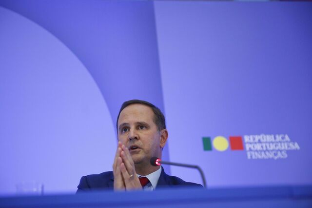 Défices são passado. Governo reserva excedentes para investimento