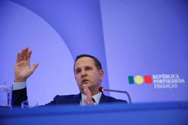 Finanças voltam a aumentar limite para emissão de certificados de aforro