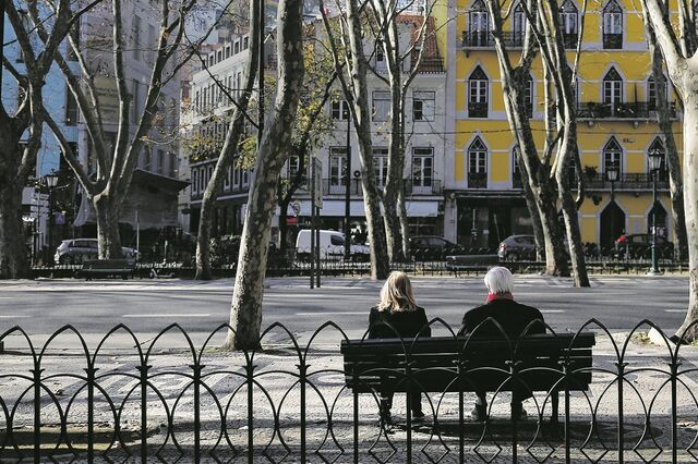 Corte das pensões antecipadas agrava-se. Idade da reforma vai voltar a subir para 66 anos e 7 meses